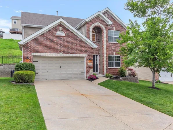 4370 Magoffin Trails Dr, Saint Louis, MO 63129