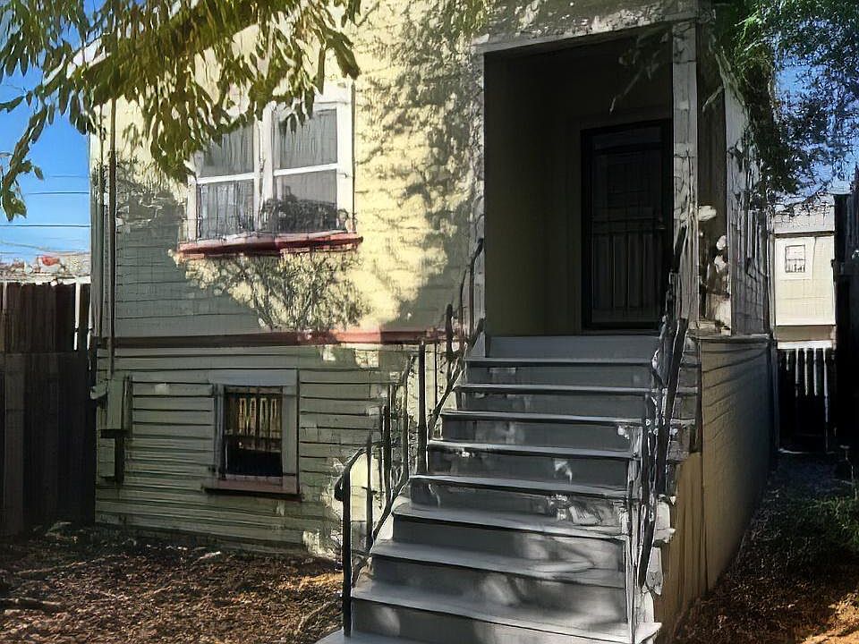 Front entry, leading from proviate fenced yard.