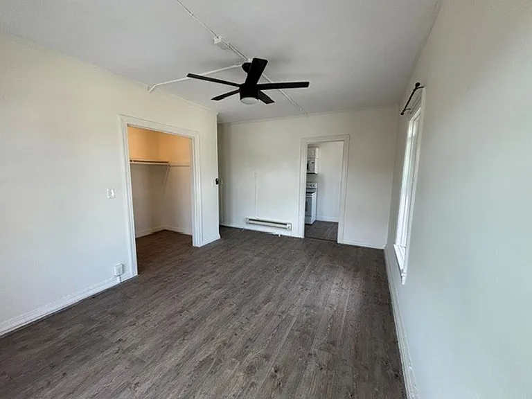 301 S. Kenmore — Photo 18