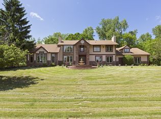 93 W Pleasant Lake Rd, North Oaks, MN 55127