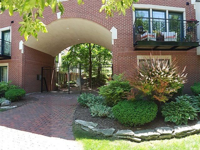 1st image of 2455 W Ohio St Unit 5E