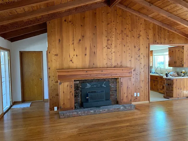 1584 Greenfield Dr — Photo 4