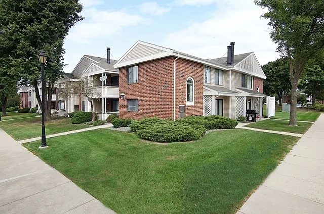 1532 Westminster Dr #108 — Photo 12