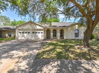 7910 Southmeadow Dr, Houston, TX 77071