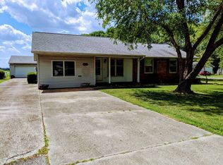 1101 S Prairie St, Robinson, IL 62454
