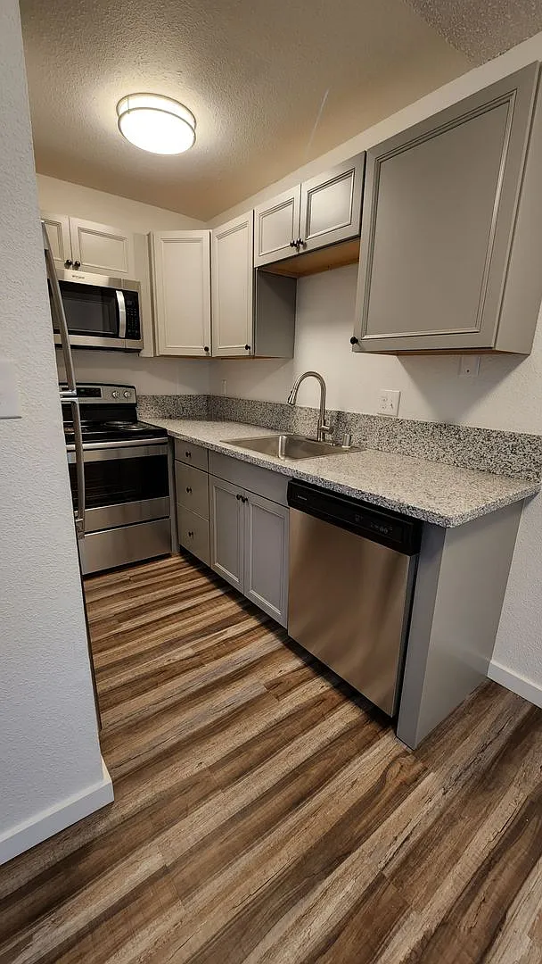 212 Boulder Creek Drive — Photo 3