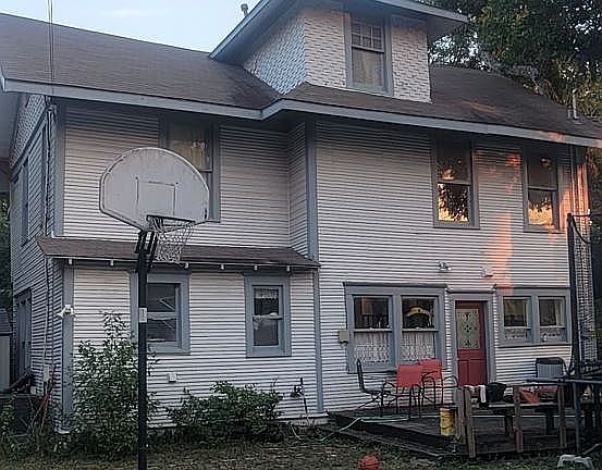 3rd image of 5003 Victor St