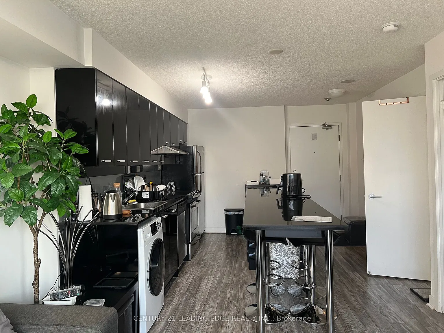 19 Singer Ct — Photo 2