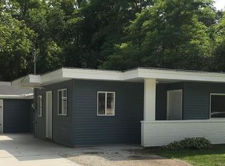 435 9th Pl, Kenosha, WI 53140