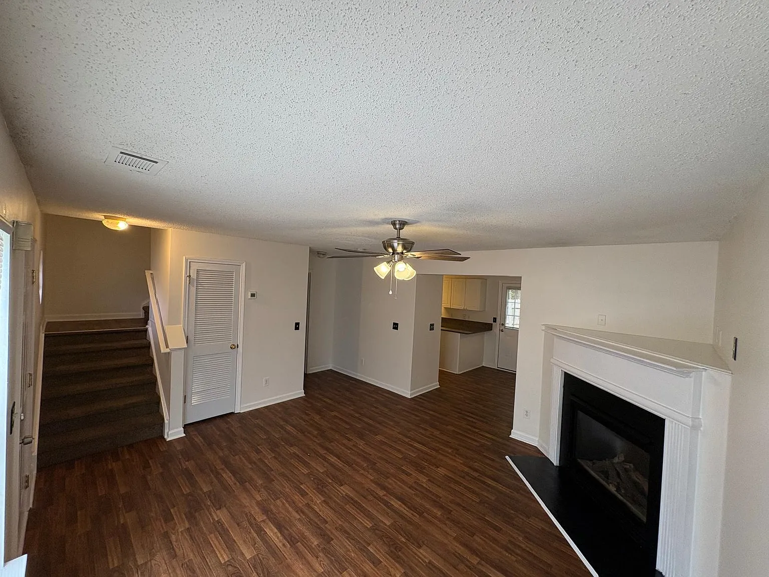 2 bed, 2.5 bath, 1150 sqft, $2,850 — Photo 4
