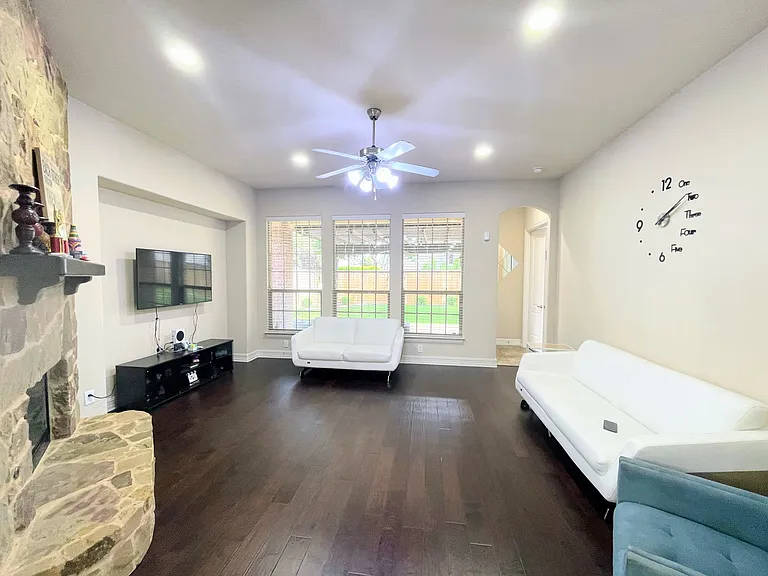 3103 Townsend Dr — Photo 12