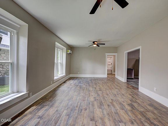 5th image of 224 N Connor Ave