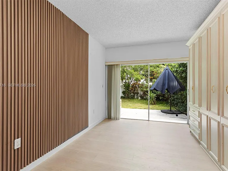 9125 Carlyle Ave — Photo 10