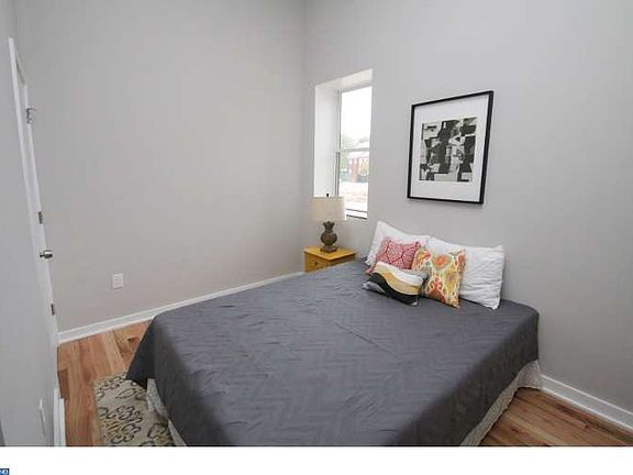 3rd image of 705 N Franklin St #103