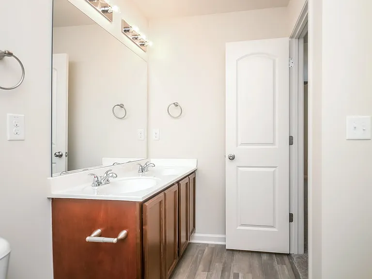 302 Freeman Cir — Photo 11