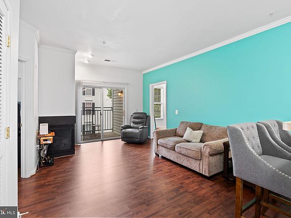 3rd image of 15616 Everglade Ln APT 303