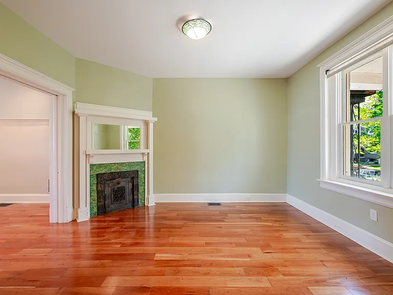 1234 E St NE — Photo 35