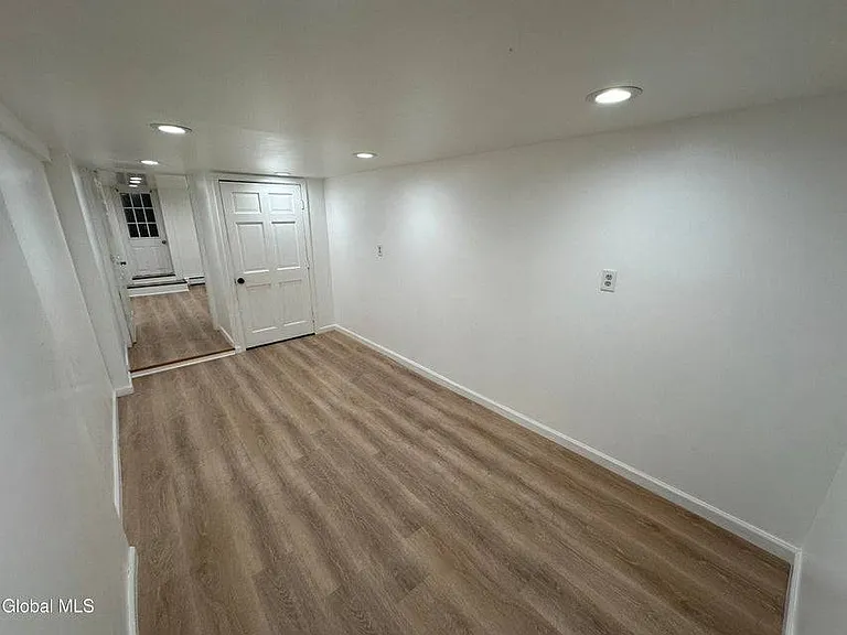 27 McElwain Ave #1 — Photo 7
