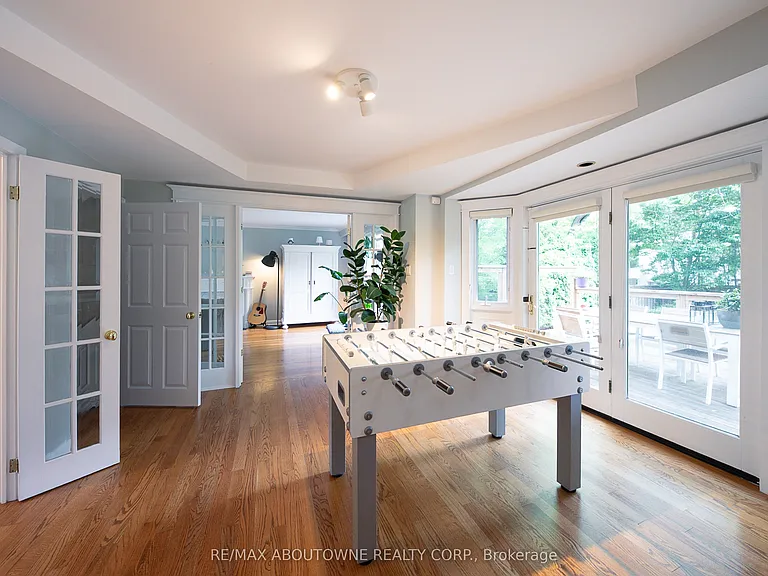 1290 Braeside Dr — Photo 13