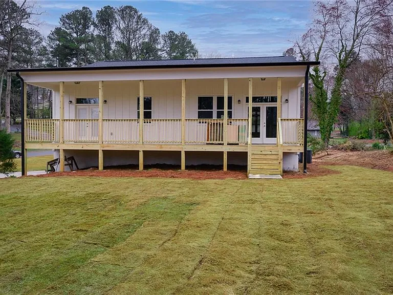 2295 Brandon Ct NE — Photo 39
