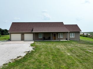 25014 490th St, Chariton, IA 50049