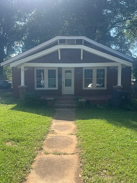 3 bed, 1200 sqft, $1,500 — Photo 2
