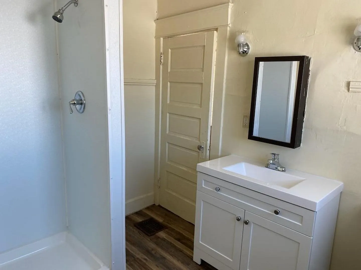 210 Lawrence St — Photo 3