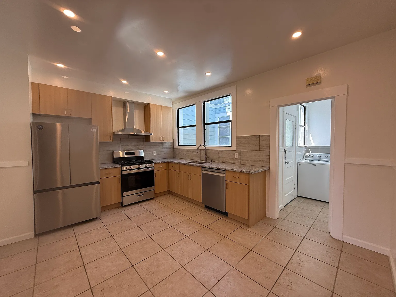 2 bed, 1400 sqft, $8,000 — Photo 1
