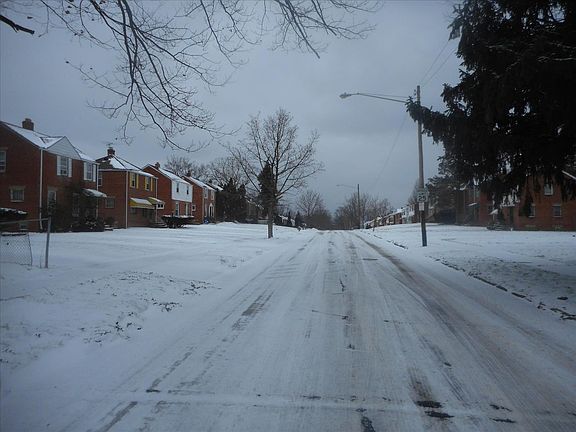 5th image of 17604 Throckley Ave