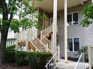 100 Westchester Ter, Annandale, NJ 08801