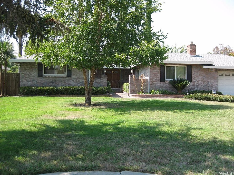 1st image of 7448 Henrietta Dr