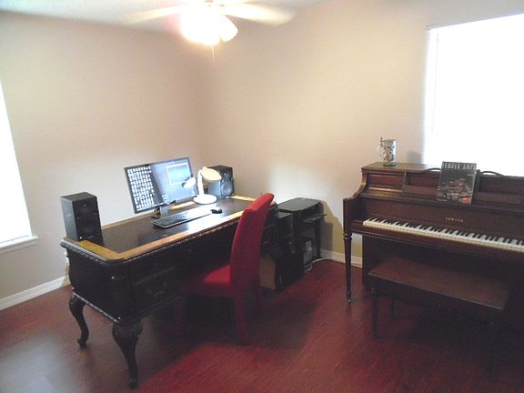 5th image of 339 Senova Dr