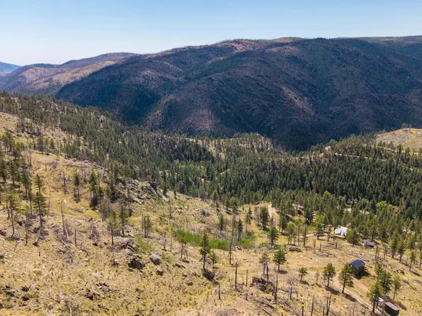 693 Cougar Dr, Bellvue, CO 80512