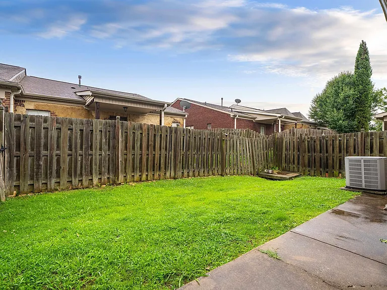 6062 Townley Ct — Photo 25