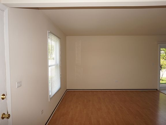 3rd image of 1025 Boston Hbr