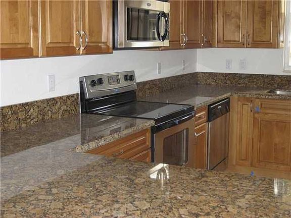 5th image of 3026 Waterside Cir
