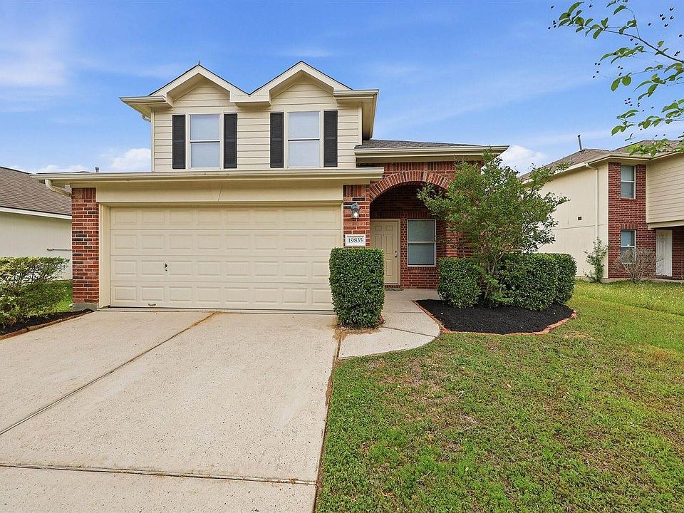 1st image of 19835 Bettencourt Ln
