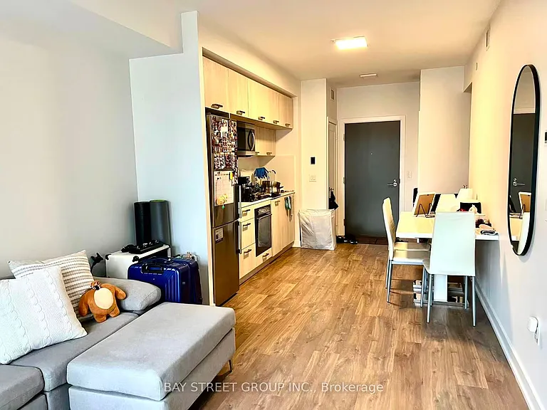 50 McCaul St #906 — Photo 5