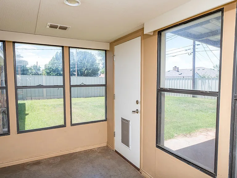 4808 Mount Everest Dr — Photo 33