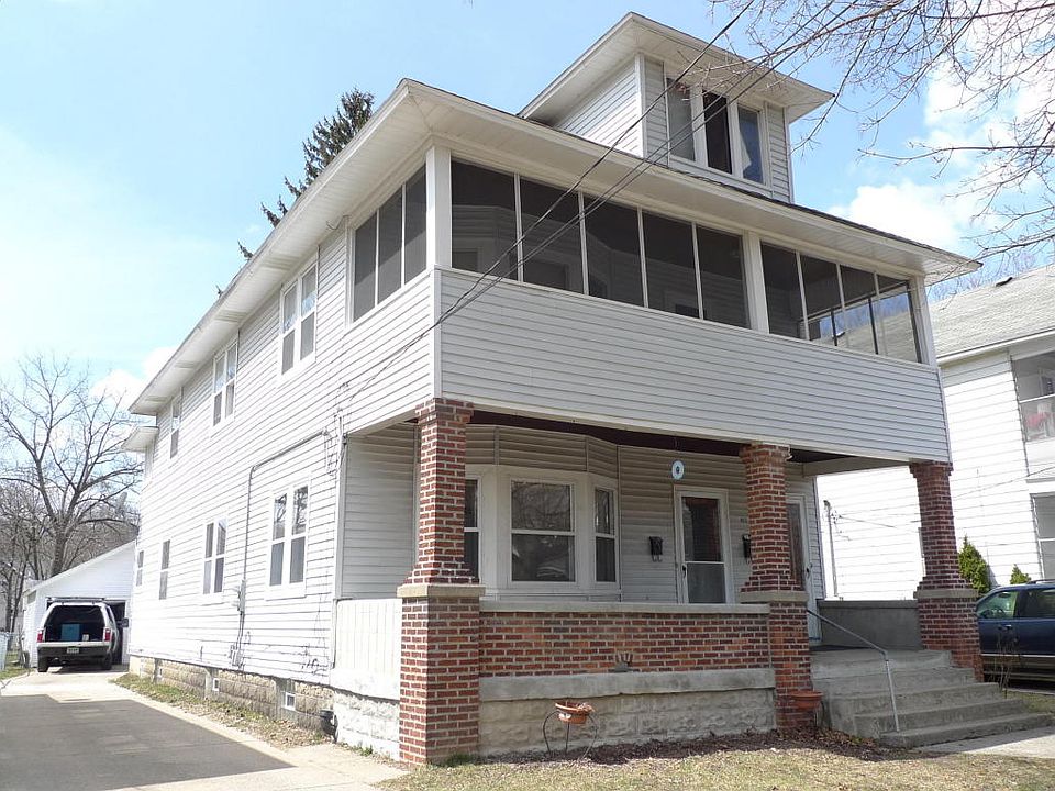 1st image of 663 Lincoln Ave NW