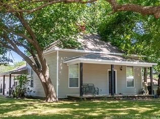 304 W 8th St, Claremore, OK 74017