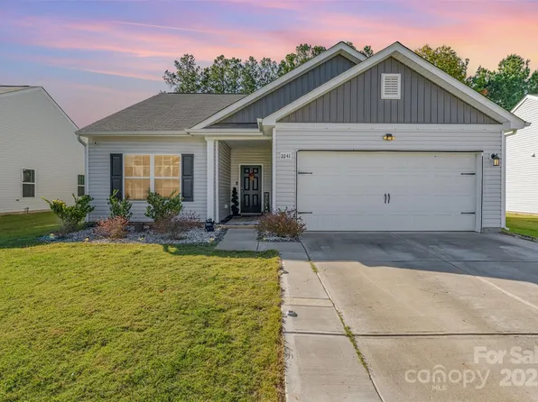 2241 Lanza Dr, Charlotte, NC 28215