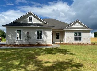 516 Barfield St, Hahira, GA 31632