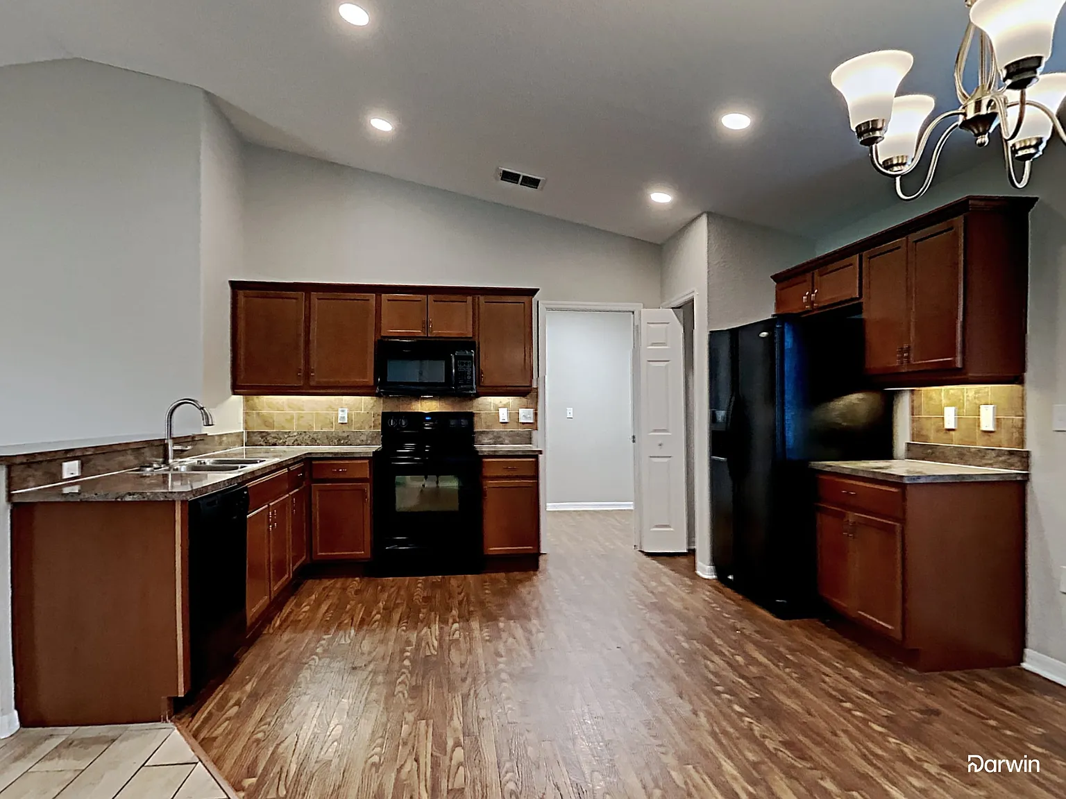3 bed, 2.0 bath, 1488 sqft, $1,995 — Photo 4
