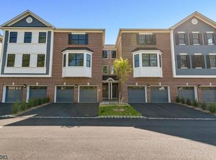 4 Hanover Rd #B-4B, Florham Park, NJ 07932