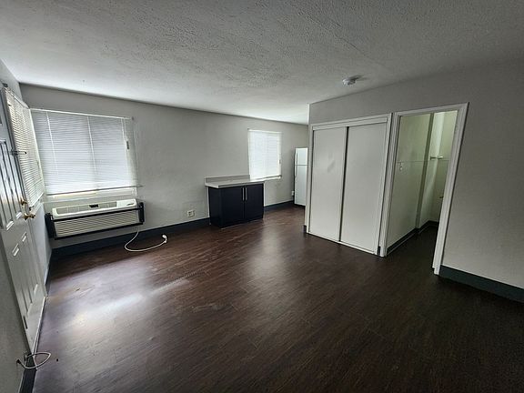 4th image of 311 N 16th St APT 1