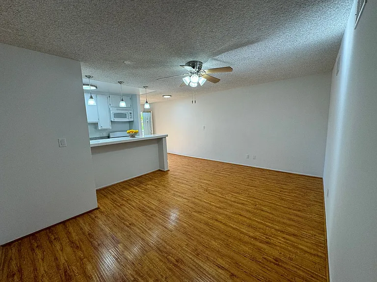 6736 Cleon Ave — Photo 49