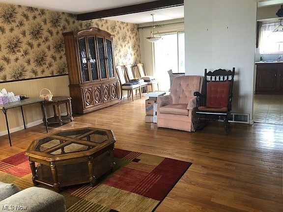2nd image of 5869 Scarlet Oak Dr