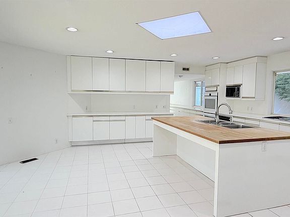 4th image of 4825 Old Leeds Rd
