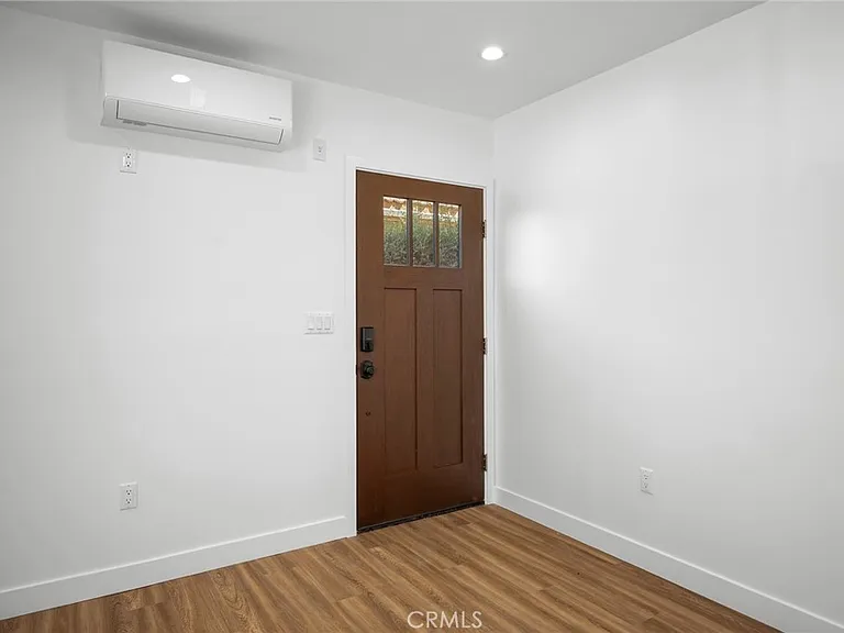 16034 Liggett St — Photo 3